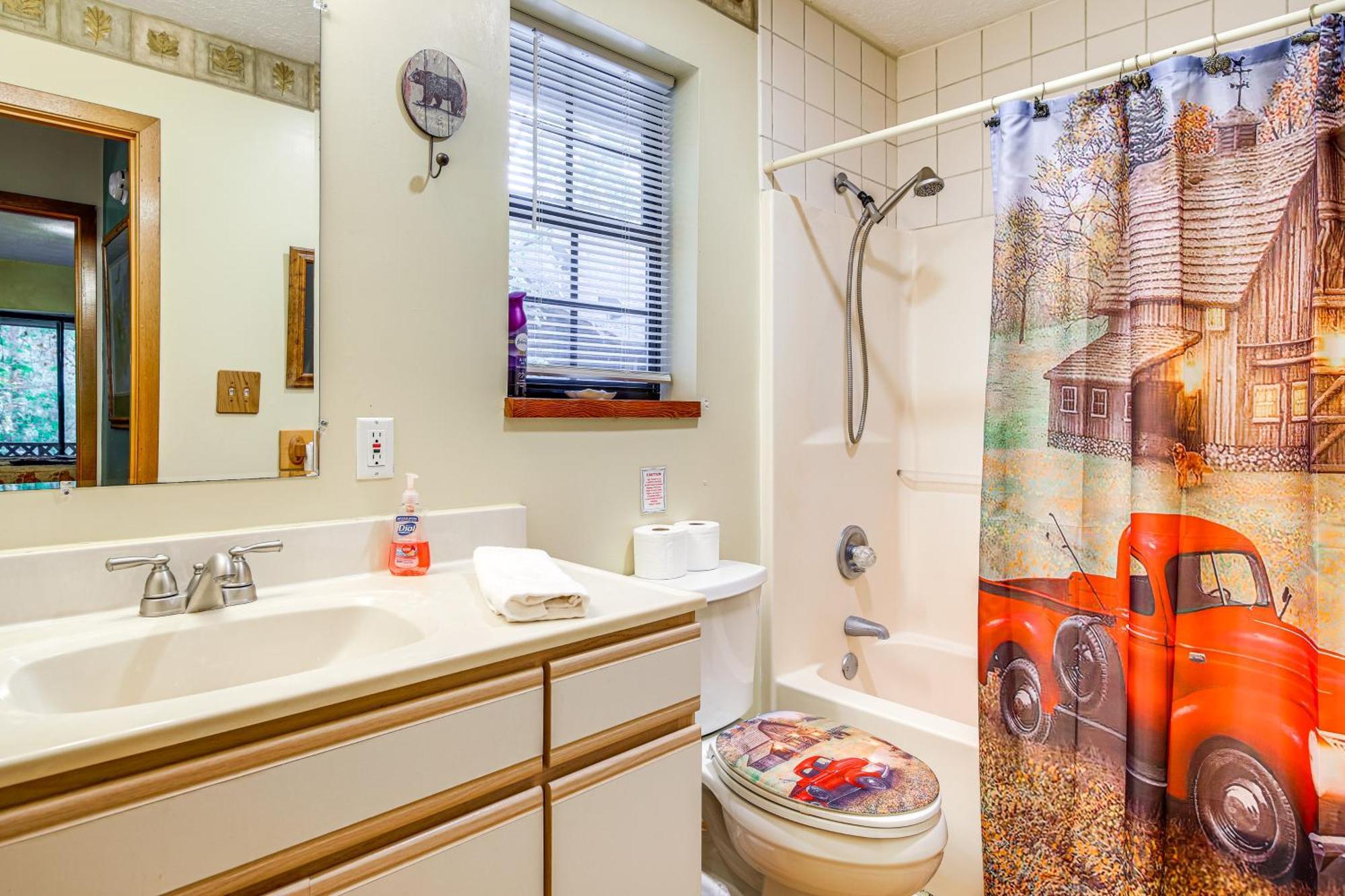Pet-Friendly Sevierville Rental With Private Hot Tub Exteriör bild