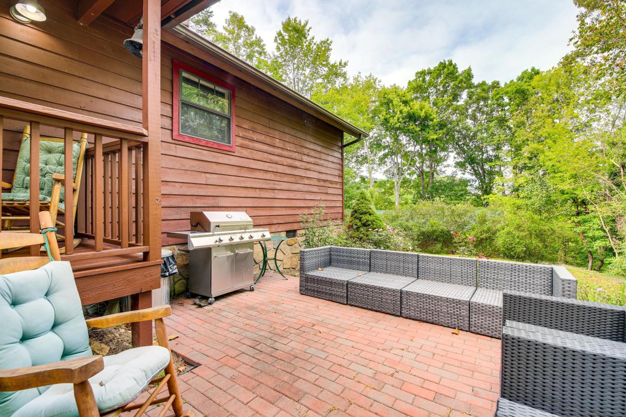 Pet-Friendly Sevierville Rental With Private Hot Tub Exteriör bild