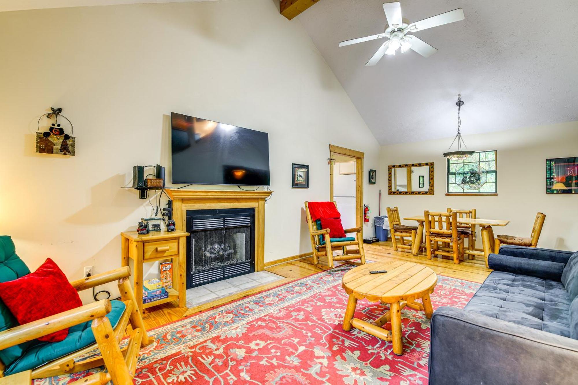 Pet-Friendly Sevierville Rental With Private Hot Tub Exteriör bild